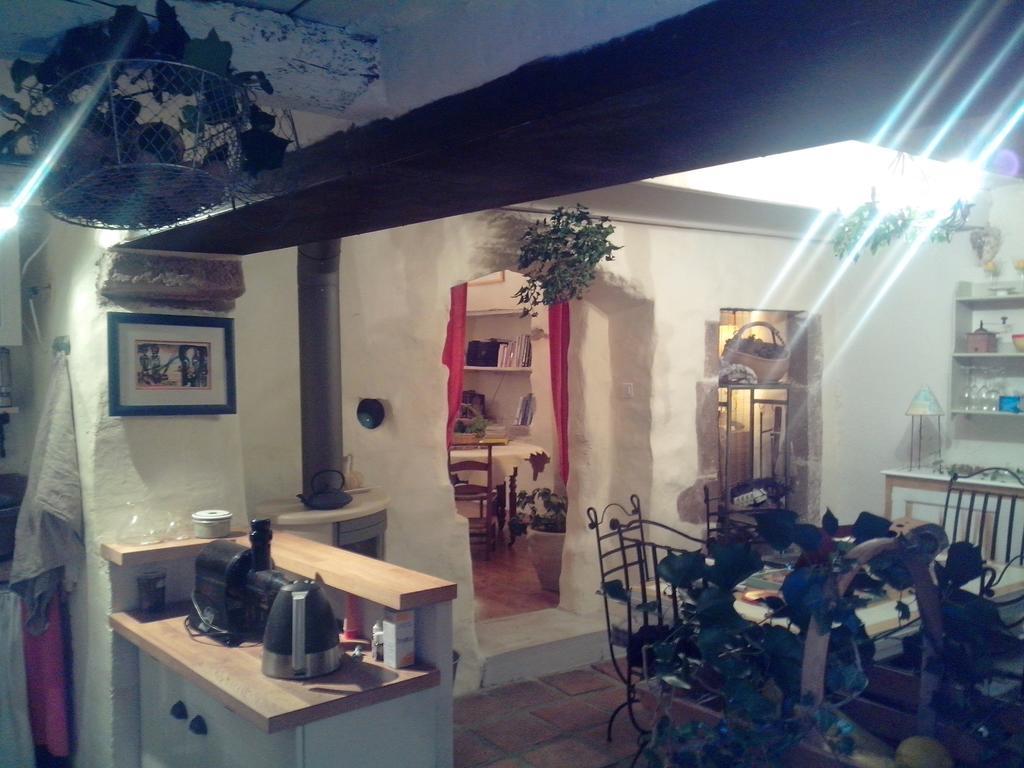 Bed and Breakfast Le Clos De La Source Le Bousquet-d'Orb Экстерьер фото