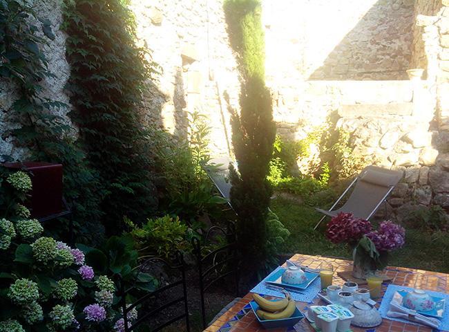 Bed and Breakfast Le Clos De La Source Le Bousquet-d'Orb Экстерьер фото